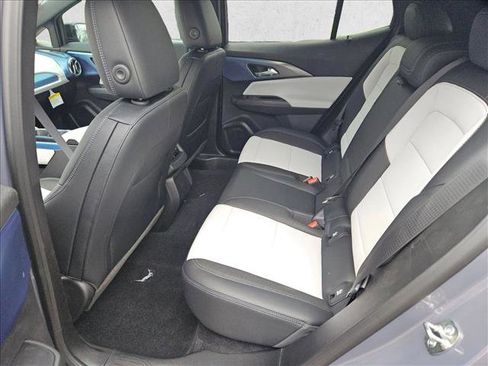 New 2026 Chevrolet Equinox EV LT image 16