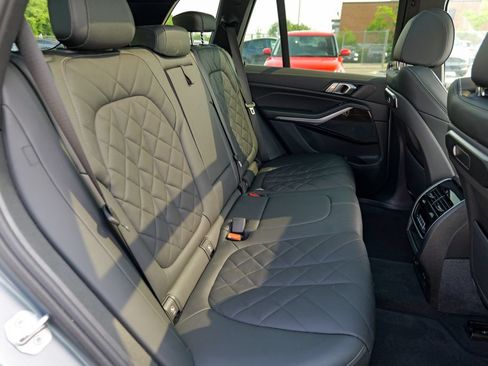 Used 2024 BMW X5 xDrive50e AWD/4WD image 32