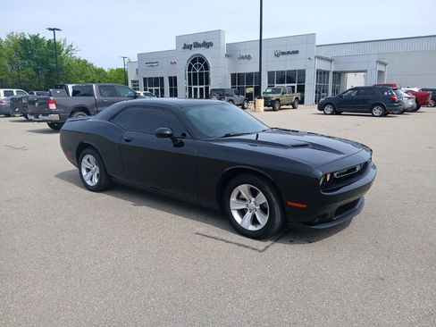 Used 2023 Dodge Challenger SXT RWD image 2
