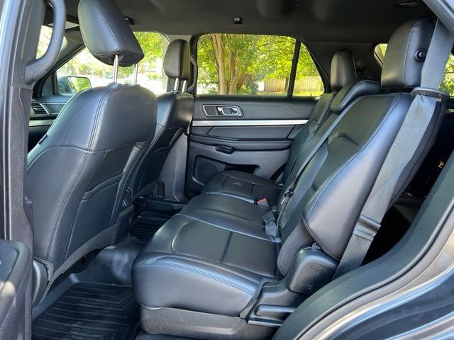 Used 2019 Ford Explorer XLT w/ Equipment Group 202A FWD image 16