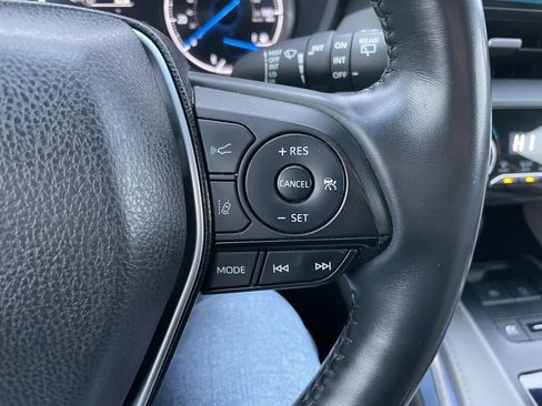 Used 2021 Toyota Venza XLE image 20