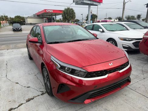 Used 2023 Kia Forte LXS image 5