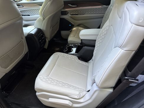 Used 2022 Jeep Grand Cherokee L Summit w/ Advanced Protech Group IV AWD/4WD image 20