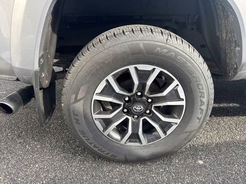 Used 2020 Toyota Tacoma TRD Sport image 35