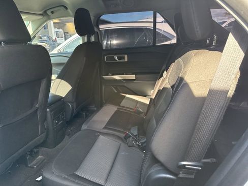 Used 2023 Ford Explorer XLT image 14