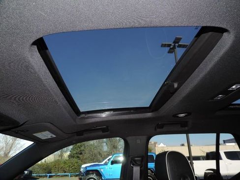 Used 2023 Chevrolet Traverse Premier w/ Redline Edition image 24