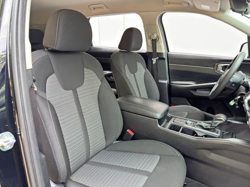 Used 2021 Kia Sorento LX FWD image 31