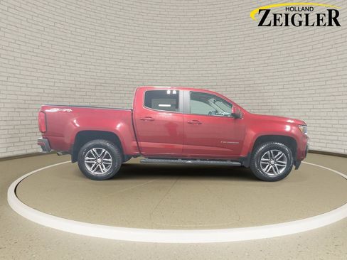 Used 2022 Chevrolet Colorado LT w/ LT Convenience Package AWD/4WD image 4