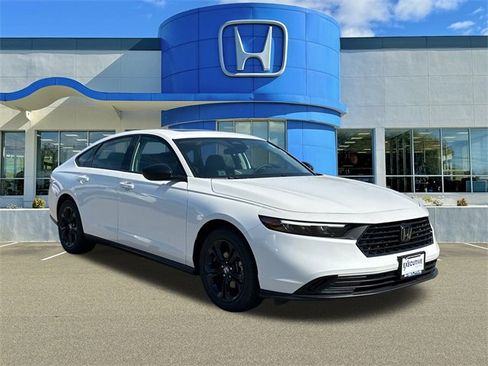 New 2025 Honda Accord SE image 1