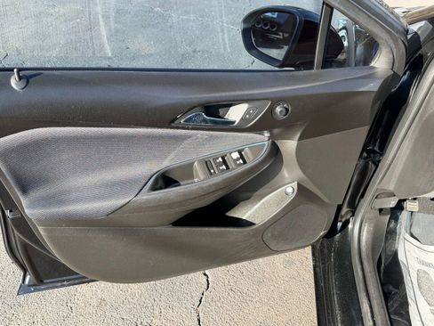 Used 2018 Chevrolet Cruze LS image 19