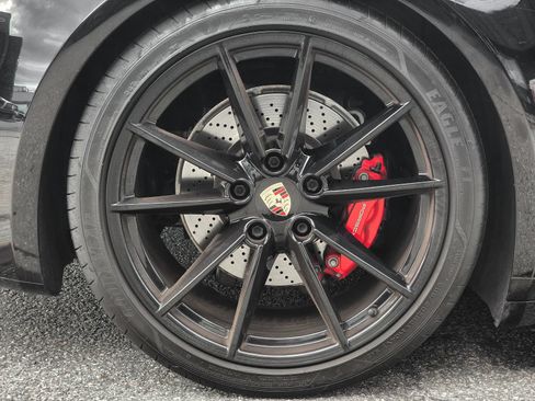 Used 2022 Porsche 911 Carrera 4S AWD/4WD image 19