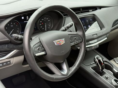Used 2020 Cadillac XT4 Premium Luxury w/ Technology Package image 17