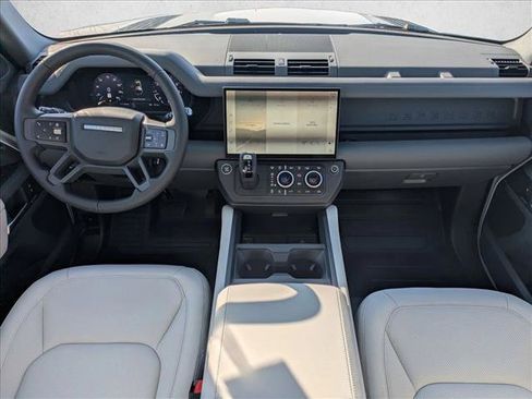 New 2026 Land Rover Defender 110 X-Dynamic SE image 15