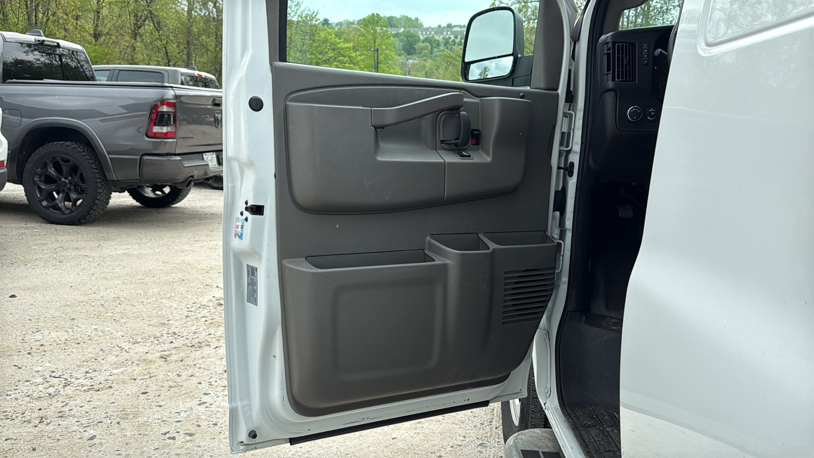 Used 2024 Chevrolet Express 2500 w/ Driver Convenience Package RWD image 12