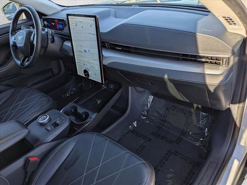 Used 2023 Ford Mustang Mach-E Select image 22