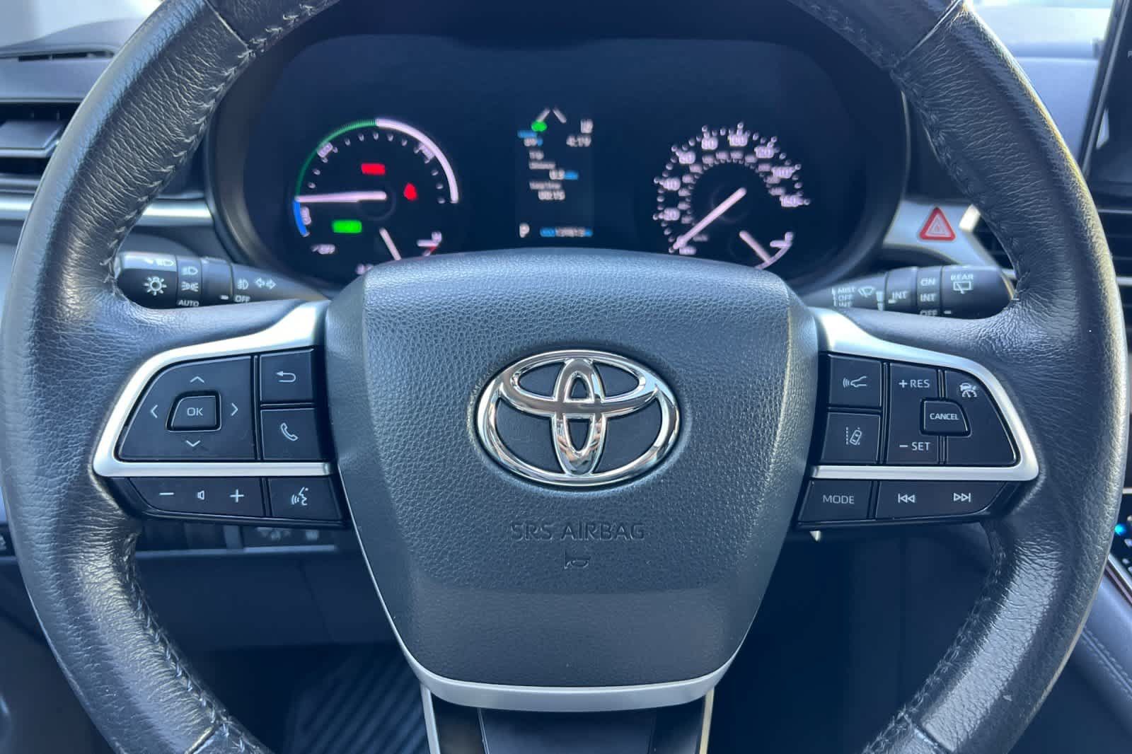 Used 2023 Toyota Sienna XLE AWD/4WD image 26