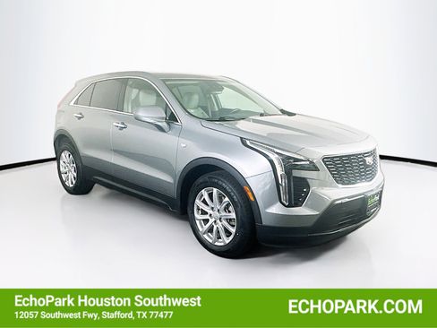 Used 2023 Cadillac XT4 Luxury w/ Cold Weather Package FWD image 1
