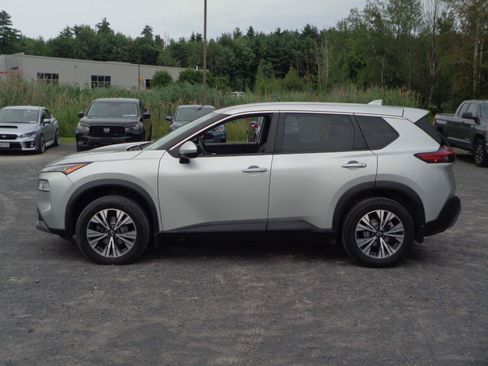 Used 2022 Nissan Rogue SV AWD/4WD image 5
