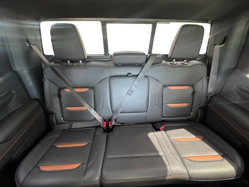 Used 2024 GMC Sierra 1500 AT4 w/ Technology Package AWD/4WD image 17