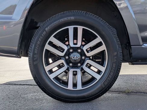 Used 2022 Toyota 4Runner Limited AWD/4WD image 11