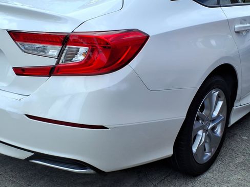 Used 2018 Honda Accord LX image 11