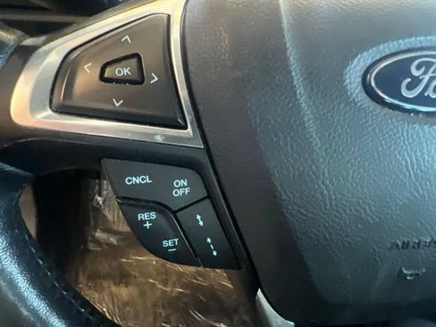 Used 2018 Ford Fusion SE w/ Equipment Group 602A FWD image 18