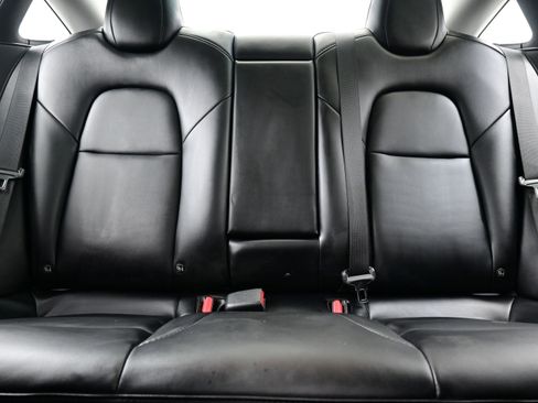 Used 2023 Tesla Model 3 Standard Range image 15