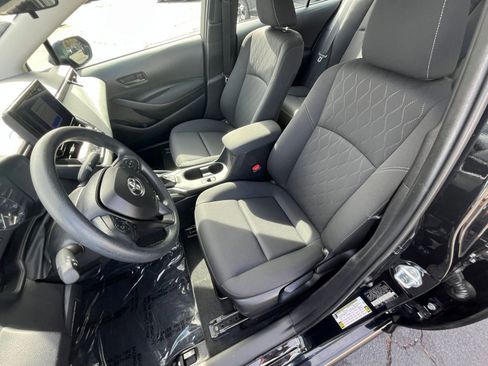 Used 2025 Toyota Corolla LE image 31