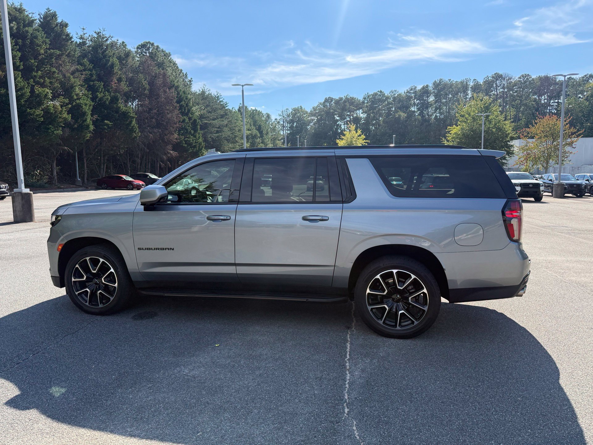 Used 2023 Chevrolet Suburban RST w/ Sport Performance Package AWD/4WD image 8