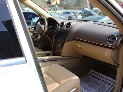 Used 2012 Mercedes-Benz GL 450 4MATIC image 18