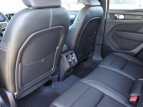 New 2025 Volvo XC40 B5 Core w/ Protection Package Premier image 24