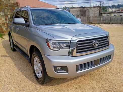 Used 2020 Toyota Sequoia SR5 RWD image 2