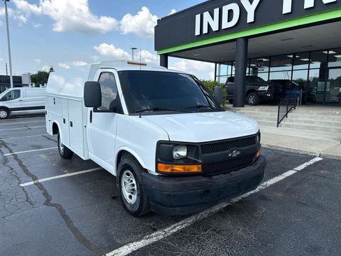 Used 2017 Chevrolet Express 3500 RWD image 4
