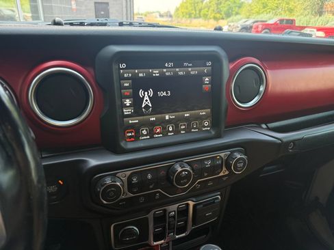 Used 2020 Jeep Gladiator Rubicon AWD/4WD image 25