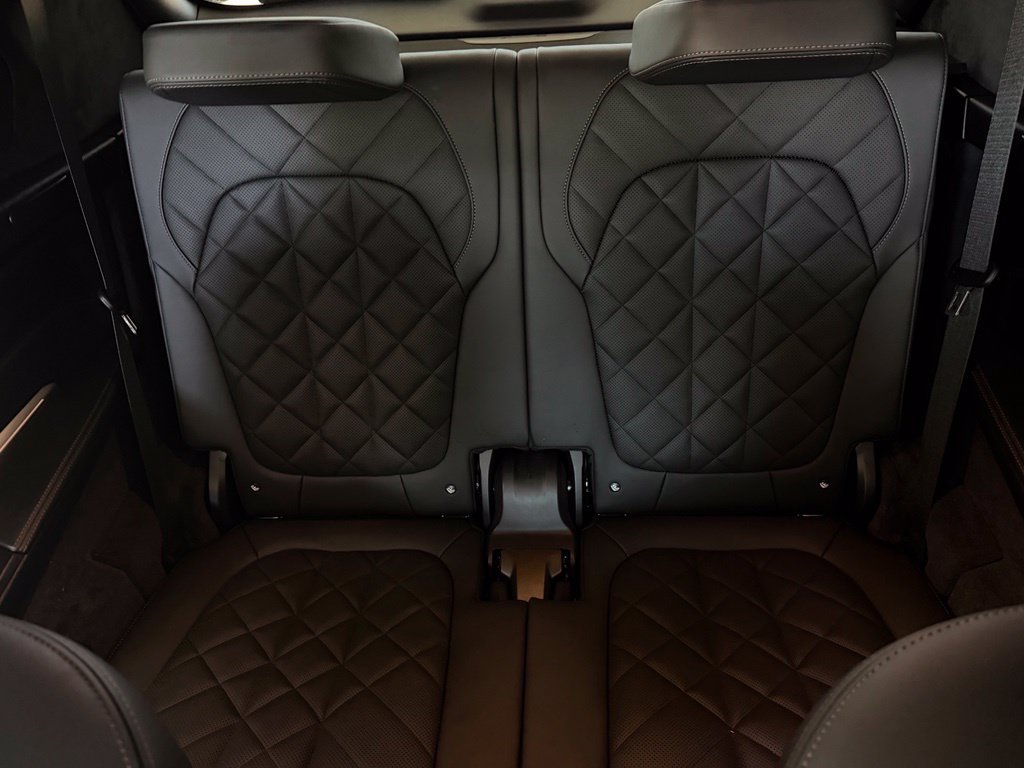 Used 2025 BMW X7 xDrive40i w/ M Sport Package AWD/4WD image 16