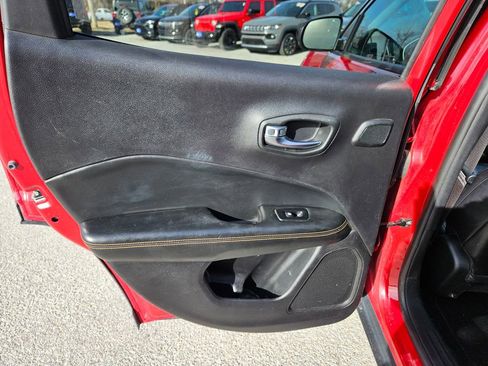 Used 2017 Jeep Compass Limited image 22