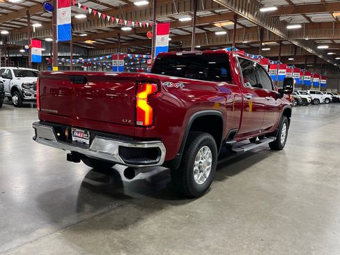 Used 2025 Chevrolet Silverado 3500 LTZ AWD/4WD image 9
