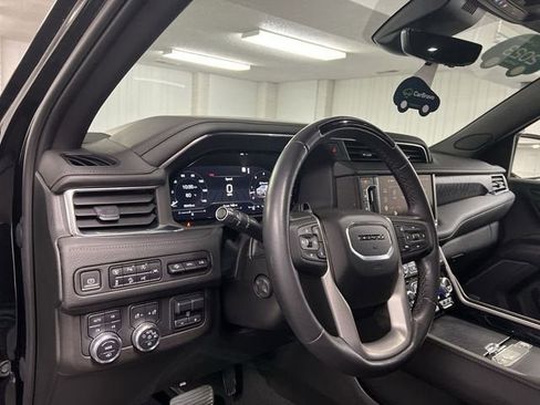 Certified 2023 GMC Yukon XL Denali w/ Denali Reserve Package AWD/4WD image 10