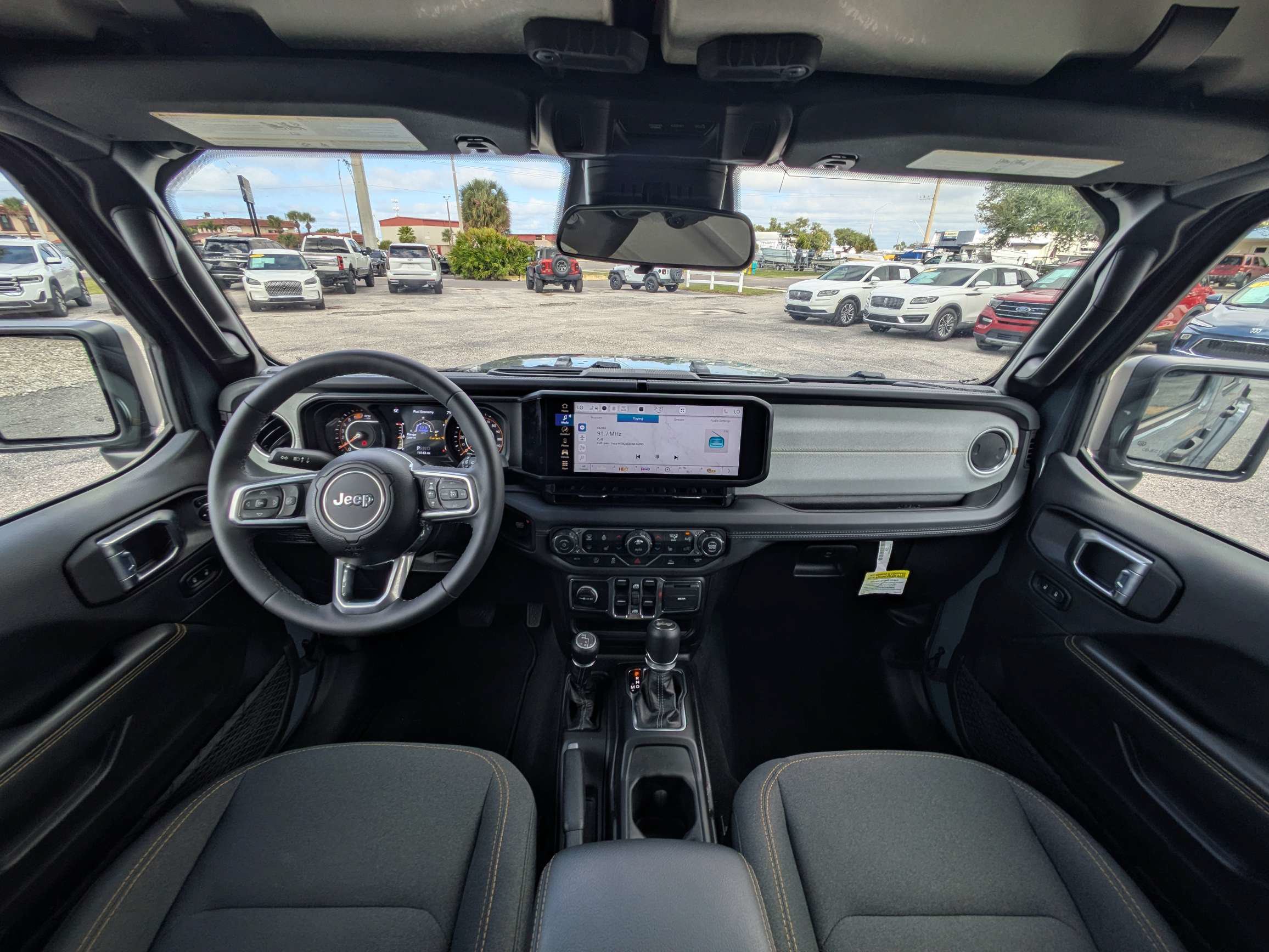 Used 2026 Jeep Wrangler Unlimited Sahara AWD/4WD image 31