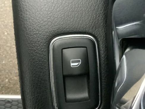 Used 2017 RAM 2500 Laramie w/ Convenience Group image 37