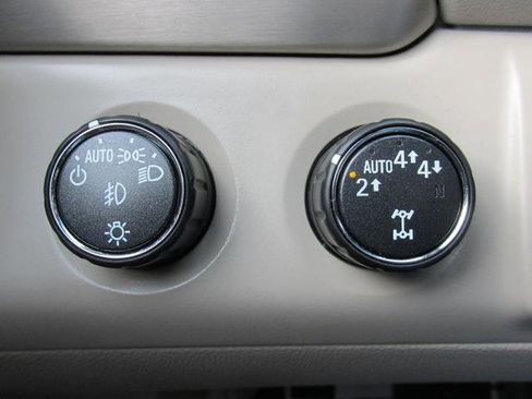 Used 2018 GMC Yukon Denali image 16