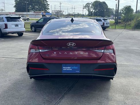 Certified 2025 Hyundai Elantra Sport FWD image 3