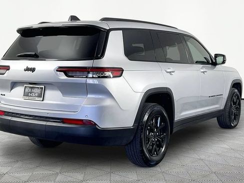 Used 2025 Jeep Grand Cherokee L Altitude AWD/4WD image 6