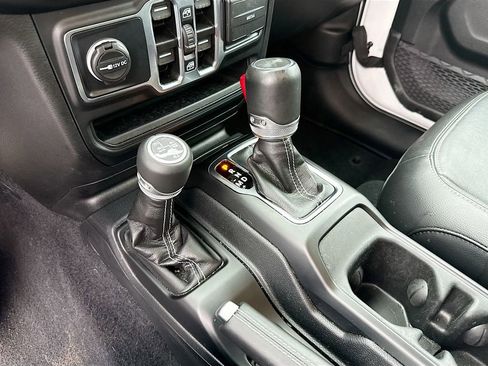 Used 2023 Jeep Wrangler Unlimited Sahara w/ Cold Weather Group image 18