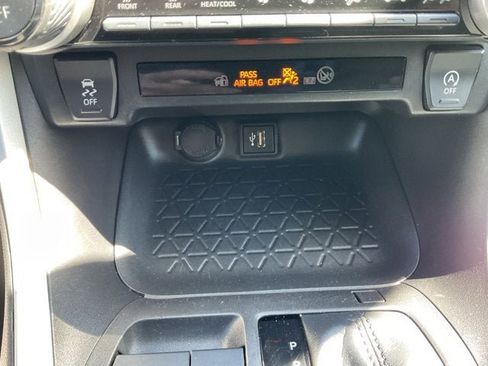 Used 2023 Toyota RAV4 XLE AWD/4WD image 21