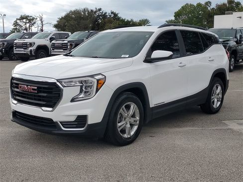 Certified 2022 GMC Terrain SLE w/ Driver Convenience Package image 8