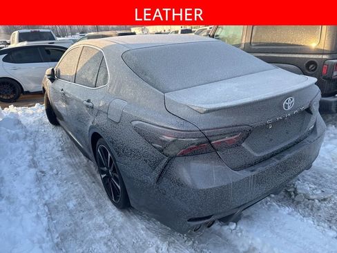 Used 2018 Toyota Camry XSE image 4