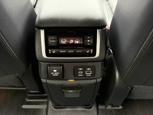 Used 2024 Subaru Ascent Touring AWD/4WD image 24