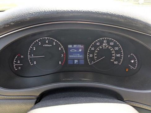 Used 2011 Hyundai Genesis 3.8 w/ Technology Pkg 4 image 22