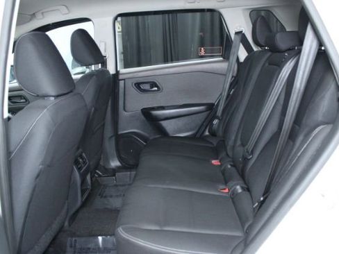 Used 2023 Nissan Rogue S image 20